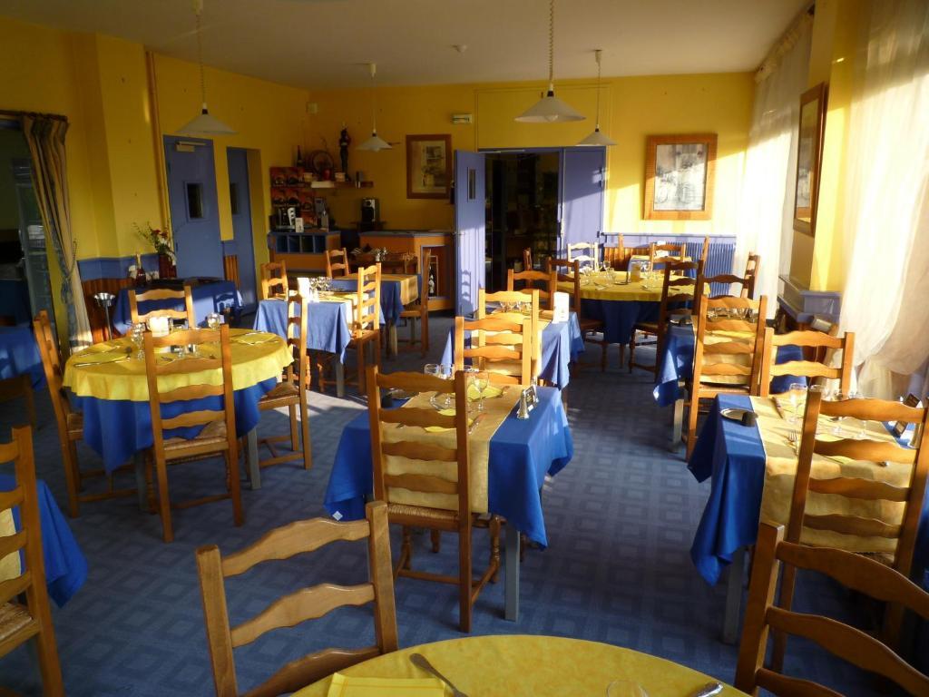 Готель Le Relais De La Route Bleue Saint-Loup  Екстер'єр фото